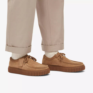 CLARKS TORHILL LO DARK SAND SUEDE