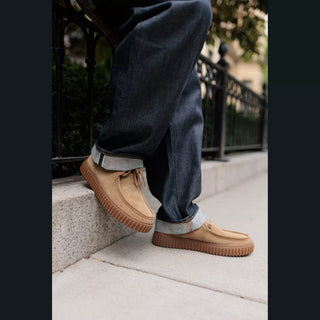 CLARKS TORHILL LO DARK SAND SUEDE