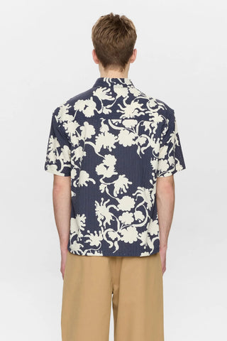 ANERKJENDT AKOTTO AOP SS SHIRT SKY CAPTAIN