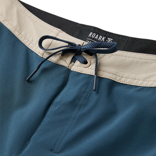 ROARK PASSAGE BOARDSHORT NAVY