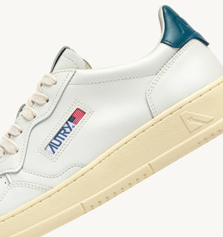 AUTRY MEDALIST LOW  WHITE MALLARD BLUE LEATHER - AULMLL29