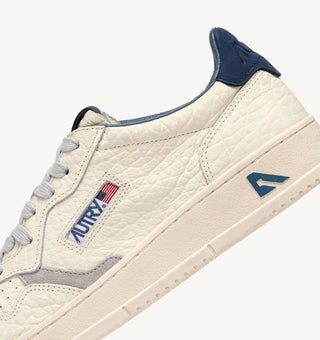 AUTRY MEDALIST LOW BLUE DEPTHS VAPOR LEATHER - AULMNE20