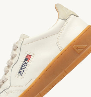 AUTRY MEDALIST LOW MARSHMALLOW LEATHER - AULMBD01