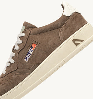 AUTRY MEDALIST LOW CIGAR WHITE SUEDE - AULMUH10